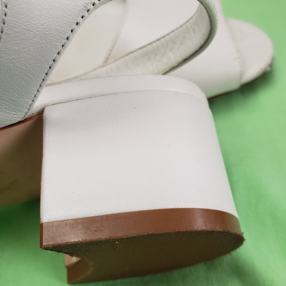 Manolo Blahnik sandals .silver an white Each 125 - Picture 12 of 16